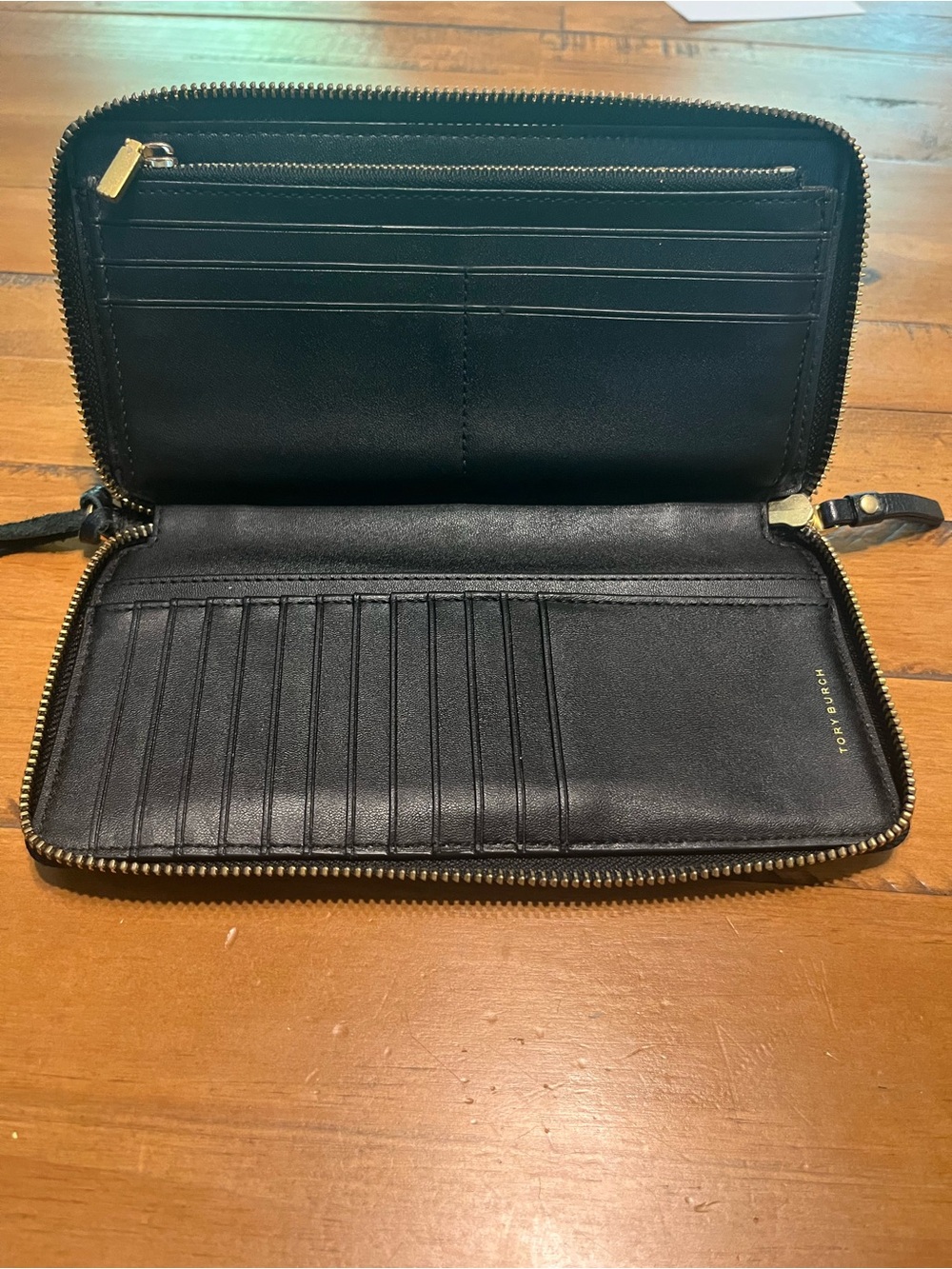 Tory Burch Black Pebbled Leather Zip-Around Wristlet with Gold Logo - Picture 8 of 9